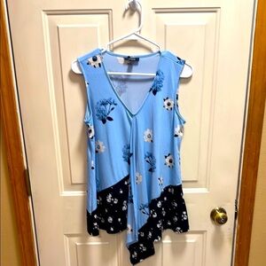 Alfani Floral Blue and Black Women's Asymmetrical Hem Top size M